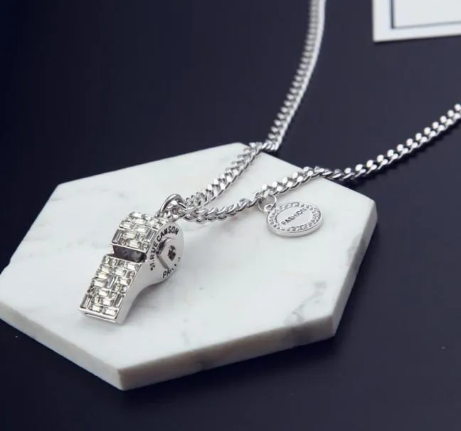 Ny trend Korean Diamond Whistle Pendant Sweater Chain Whistle Halsband Kvinnliga smycken Temperament Fashion Jewelry Long Necklace3279832