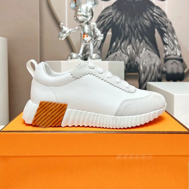 Casual Designer Sneakers Mens Shoes Bouncing spetsar upp tränare Mesh Knit Round Head Low Top Travel Fashion Women Flat Mens Shoes Walking Jogging Orange Black SH059