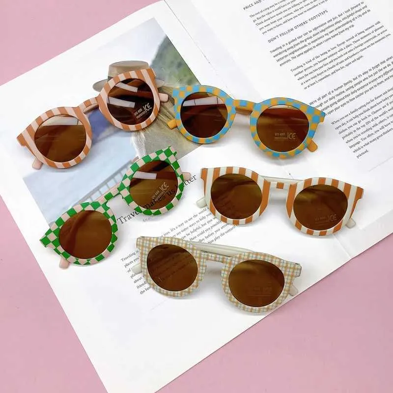 Occhiali da sole per bambini ragazze da sole occhiali da sole leggera a scacchiera vintage stampare occhiali per protezione da sole per bigiotteria H240508