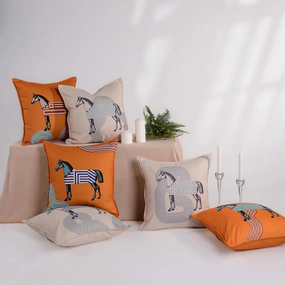 Croker Horse 45x45cm Embroidered Throw Pillow Cushion Covers Velvet Fabric Modern Style Couch Sofa Without Core 240508