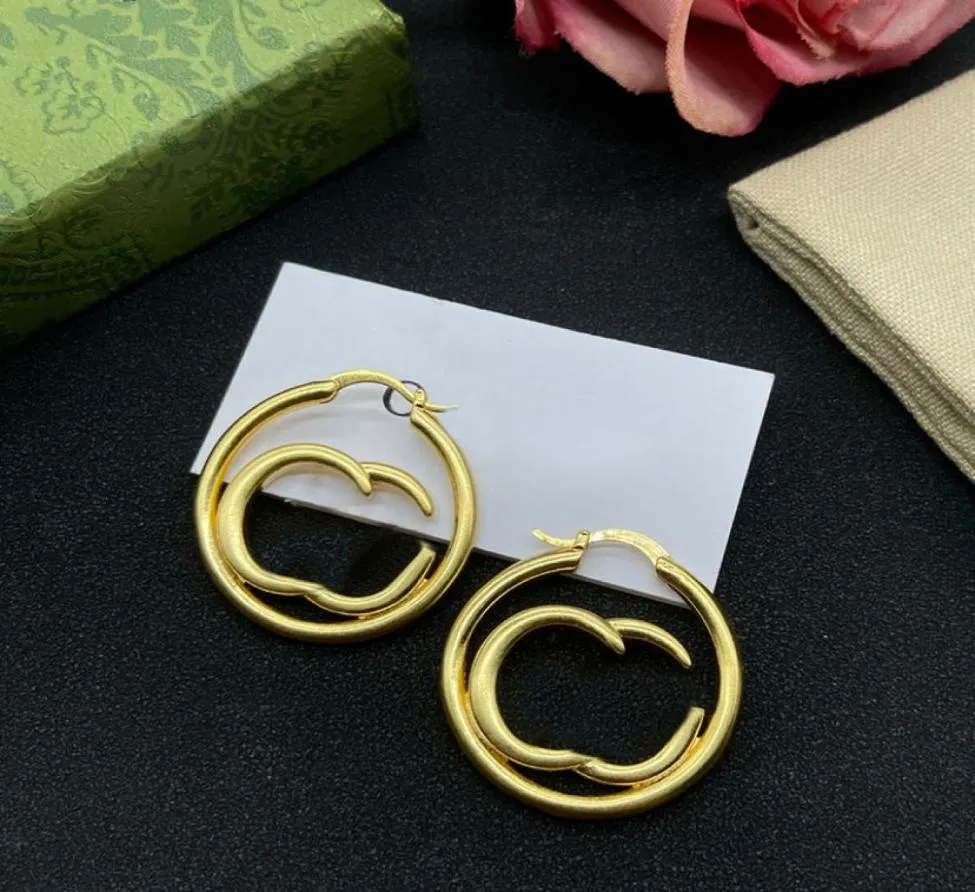 Lyxguldörhängen för kvinnor Designer smycken Luxury Stud Earring With Box G Hoops Womens Big Circle Earings Piercing Armband R5631889