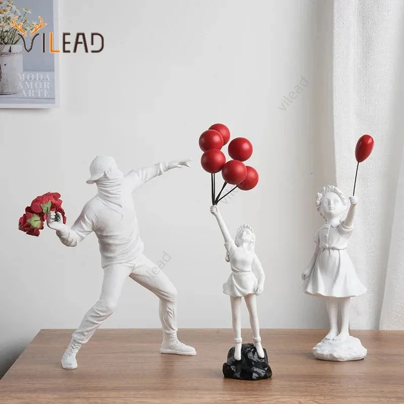 彫刻・オブジェ Banksy flying balloons girl 2018 white Banksy | Flying Balloons Girl (White Version) (2018) | MutualArt