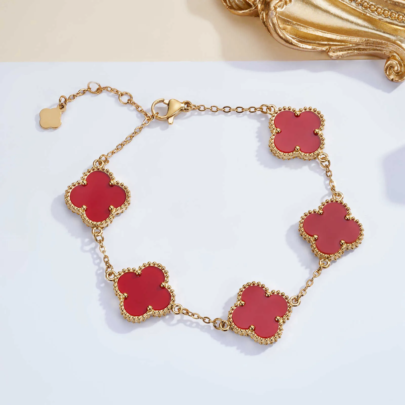 Exquisite design of various styles high quality bracelets Light luxury style four leaf clover bracelet earring womens simple with common vanly