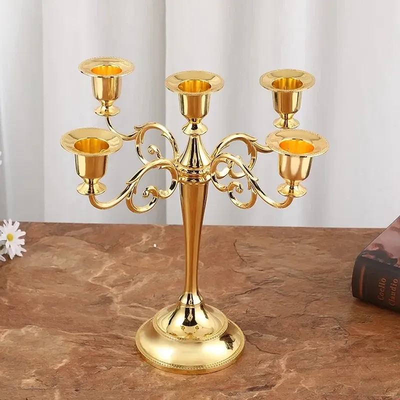 Hållare Gold 5 Heads Metal Candle Holders Wedding Party Center Decoration Candlelight Dinner Restaurant Bar Candlestick Ornament