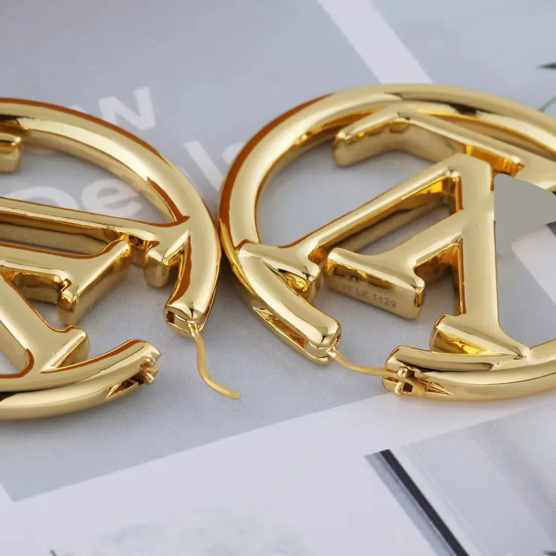 Luxury gold earrings women`s fashionable earring set jewelry designer earrings Valentine`s Day gift