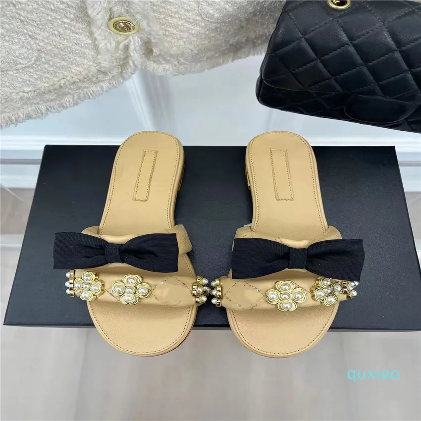 15a 2024 Mooie slippers muilezels rijke bloemen slippers zwarte boog parel diamant gesplijbanen sandalen best uitziende slipper maat 35-41