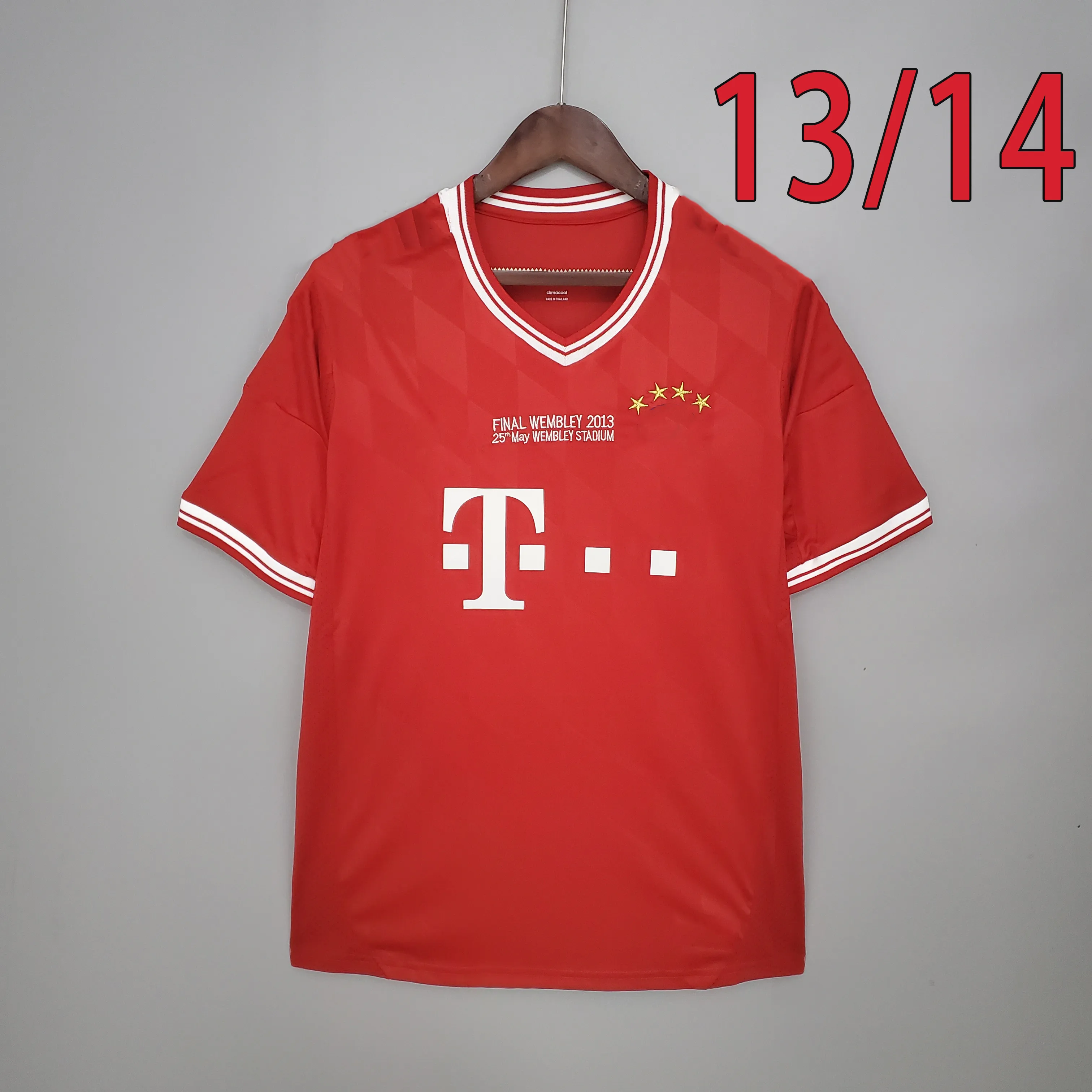 新しい +レトロケインバイエルンサッカージャージ25 26 27 28