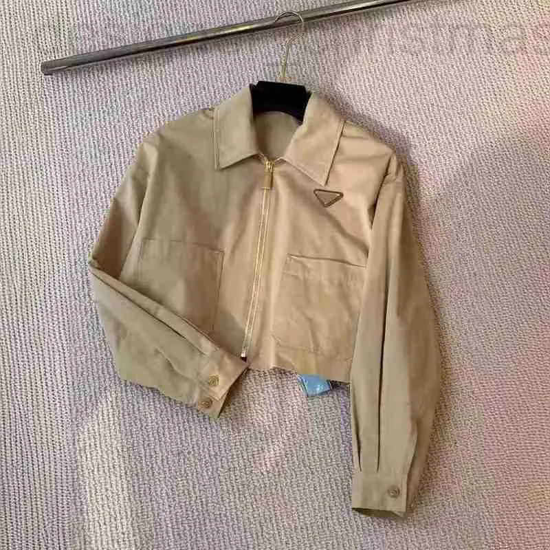 Designer de robes en deux pièces Chunyuan 24 Été coréen de mode polyvalent coréen avec une veste à col de polo