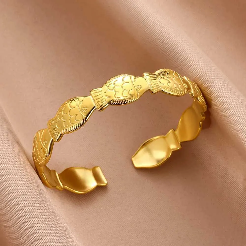 Minimalist Fish Cuff Bangle Stainless Steel Gold Charm Bracelet_voghion.com