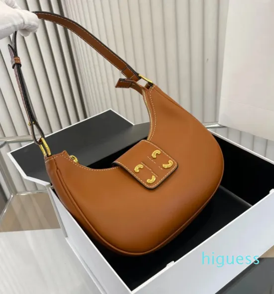 2024 NYTT Fashion Temperament Teen Triumph Shoulder Bag Top Quality Leather Bracket Angled Luxury Designer Bag Fashion Camera Handväska