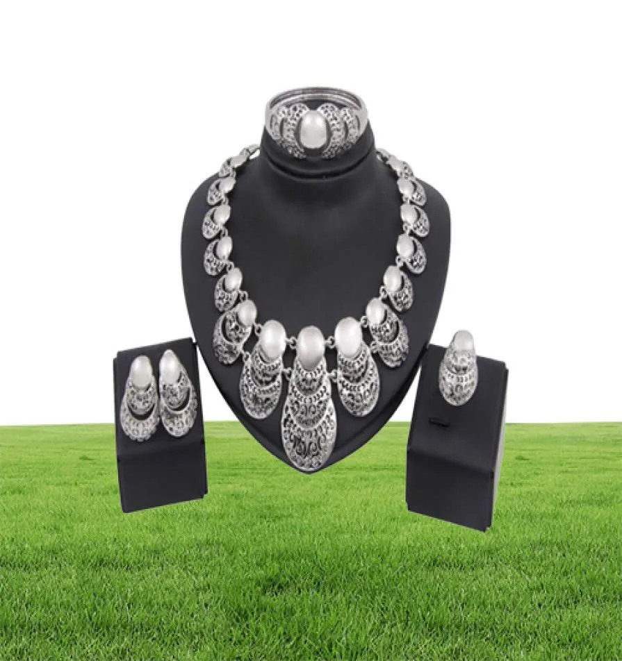 Charm Dubai Gold Plated Crystal Smyckesuppsättningar för kvinnor Afrikansk hänge halsbandörhängen Bangle Rings Party Dress Accessories L2BI5504148