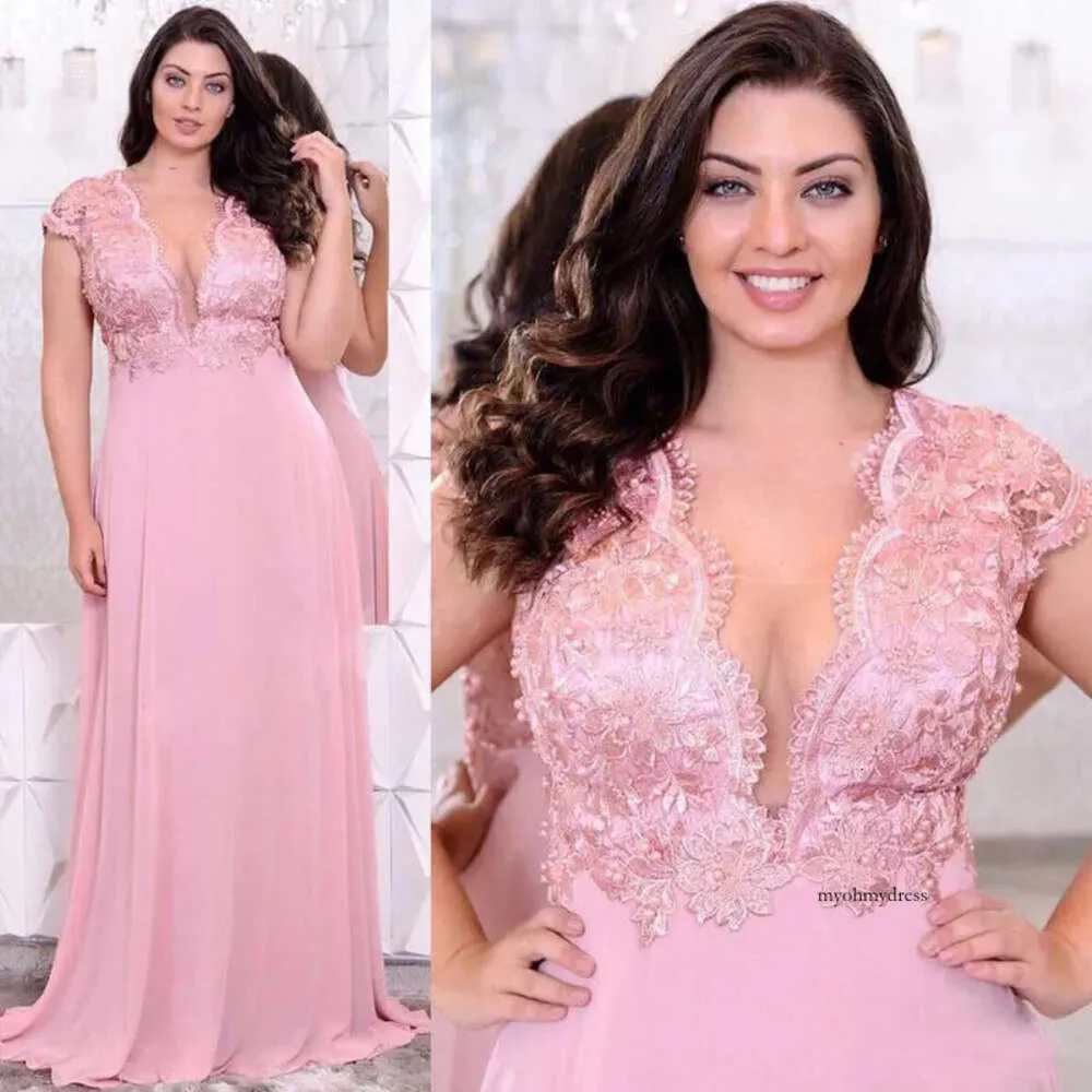 Pink Lace Appliques Plus Size Evening Dresses Deep V-Neck Beaded A Line Gowns Cheap Floor Length Empire Waist Chiffon Formal Dress Prom 0509