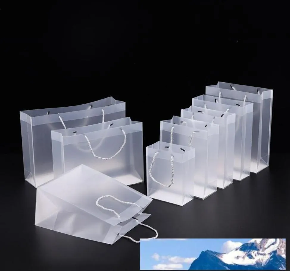 Geschenkverpackung 8 Größe Frosted PVC Plastikgeschenkbeutel mit griffen wasserdichten transparenten klaren Handtasche Party Gefälligkeiten Bag Custom Logo LX135507212