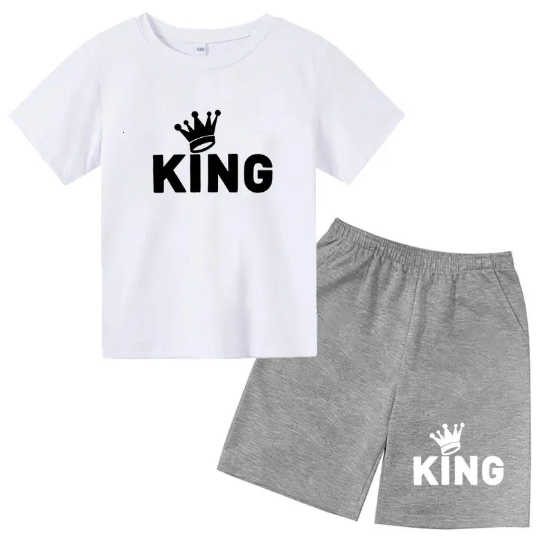 Lettre de style d'été King Pattern T-shirt garçons filles enfants cool tops garçon fille girls enfants 3d tshirt mode t-t-t-t-shirt 240509