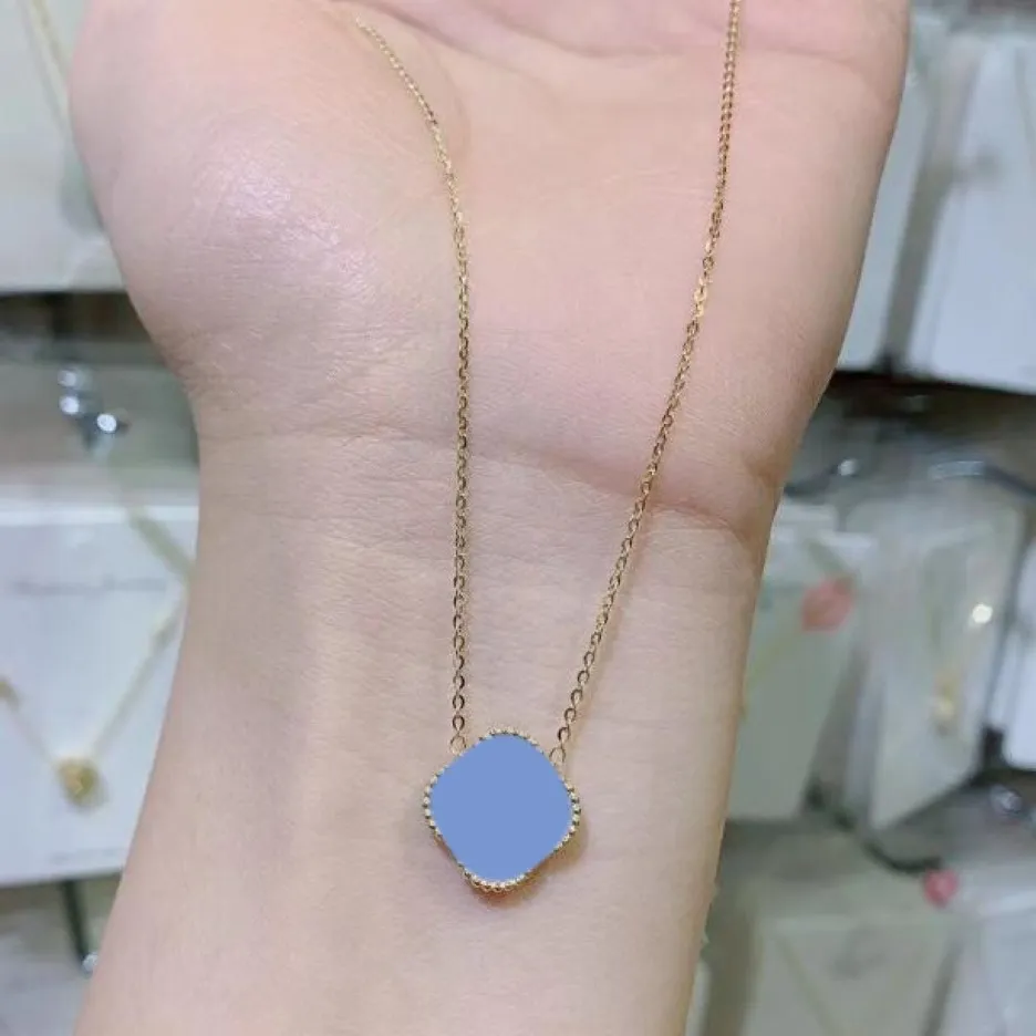 high quality Classic Necklace Fashion Elegant Clover Necklaces Gift for Woman designer Jewelry Pendant 18 Color With box 283j