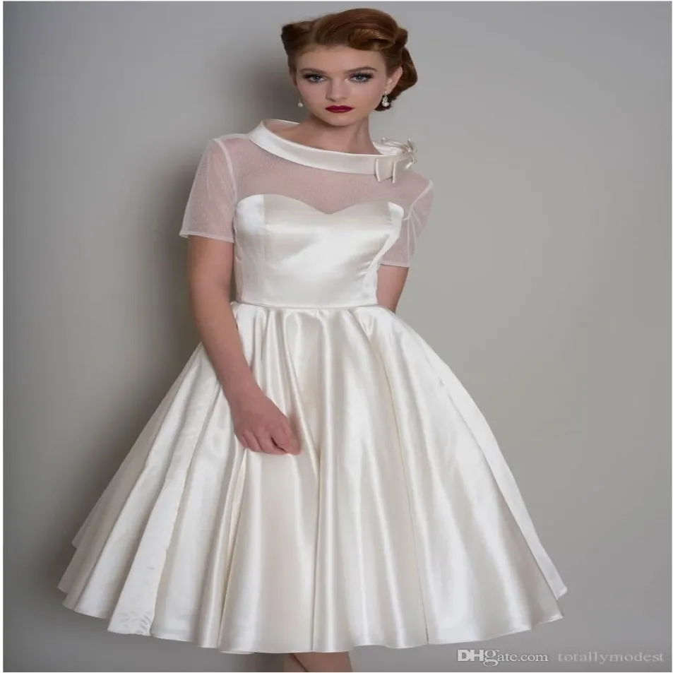 Longueur du genou Vintage Robes de mariée avec manches courtes couches de cou haut et dos des années 50