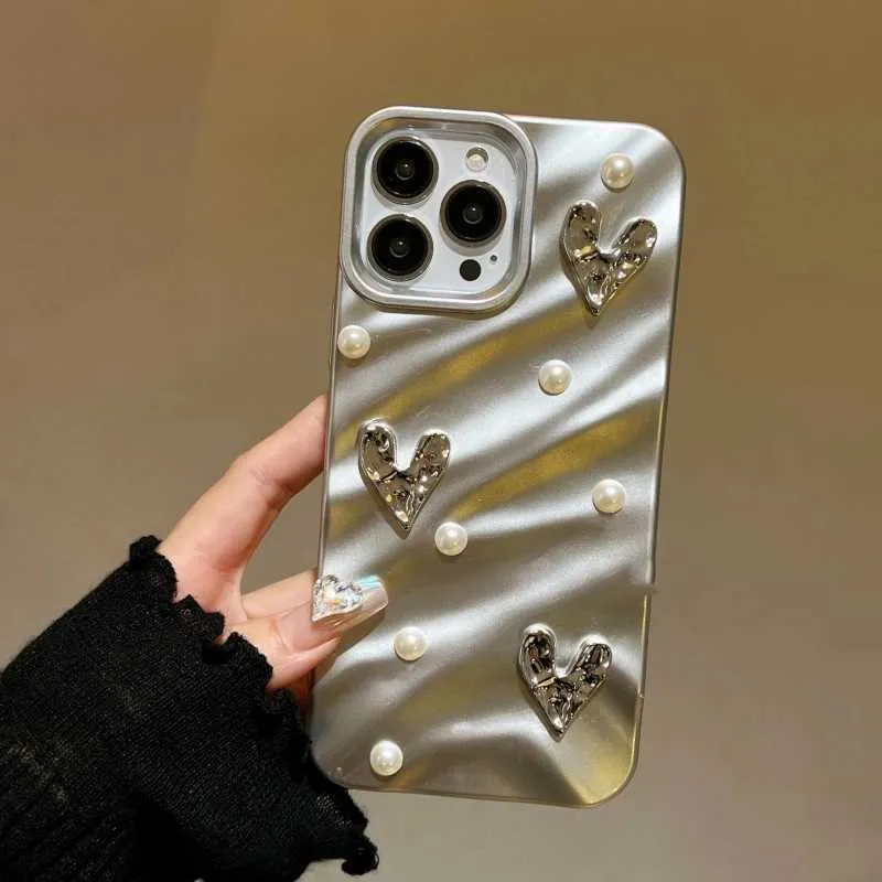 Caisses de téléphone portable Ins Silk Pattern Love Heart Pearl Weeve Téléphone Case adaptée à l'iPhone 15 14 12 11 Pro Max XR XS 7 8 Plus SE 3 COUVERTURE SOIF ABSORBULABLE J0509