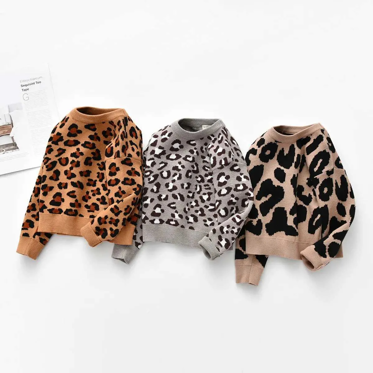 Ensembles 2020 Winter Childrens Baby Boys Pull Leopard Pattern Trimed Broidered décontracté à manches longues pour filles préscolaires et 2-6 ans Q240508