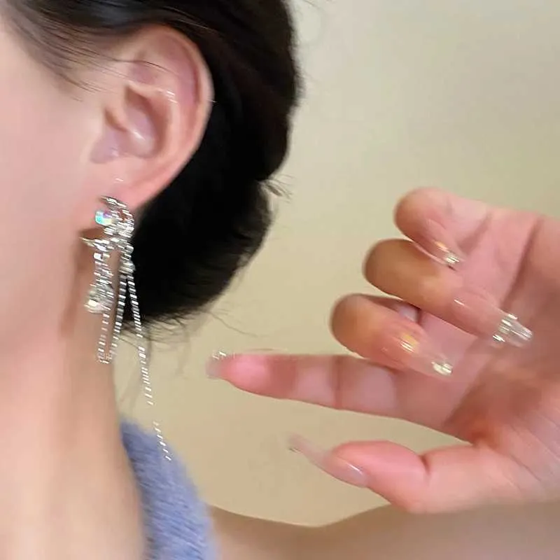 Dangle Chandelier Kpop Moon Cross Star Asymmetric Tassel Earrings Fashion Rhinestone Water Droplet Pendant Earrings for Women Party Jewelry