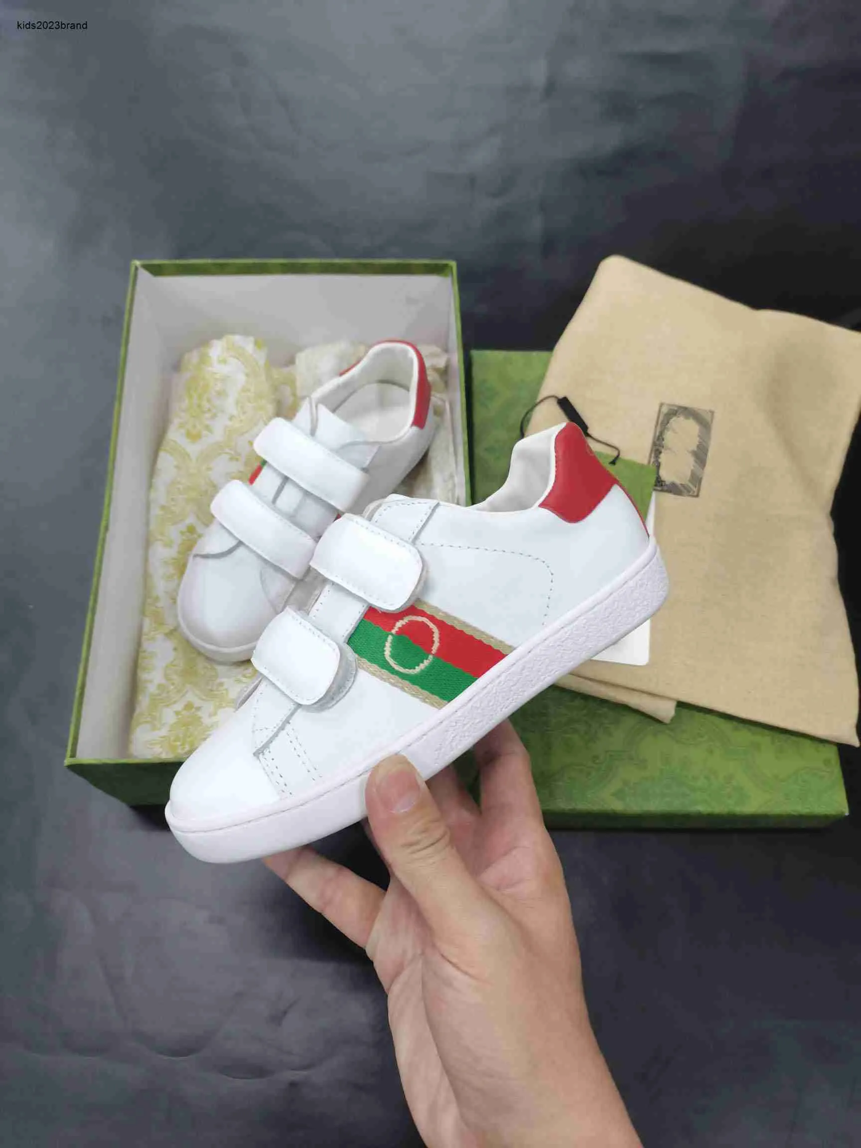 Nieuwe baby sneakers logo printing kinderschoenen maat 26-35 Hoogwaardige merkverpakking Buckle Riem Girls schoenen Designer Boys Shoes 24 May