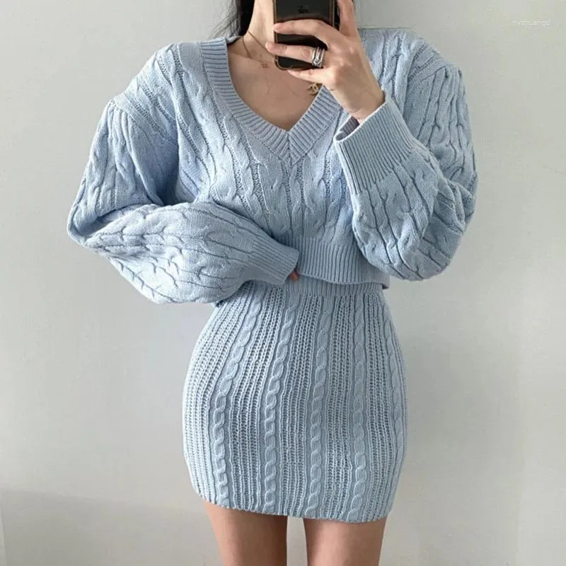 Sukienki robocze wiosna Korean Twist Knit Sweter zestawy SWEAT KRÓTKI KRÓTKI KRÓTKI PULLOVER TOP HIT TALIS MITY Modna moda dwuczęściowa garnitury