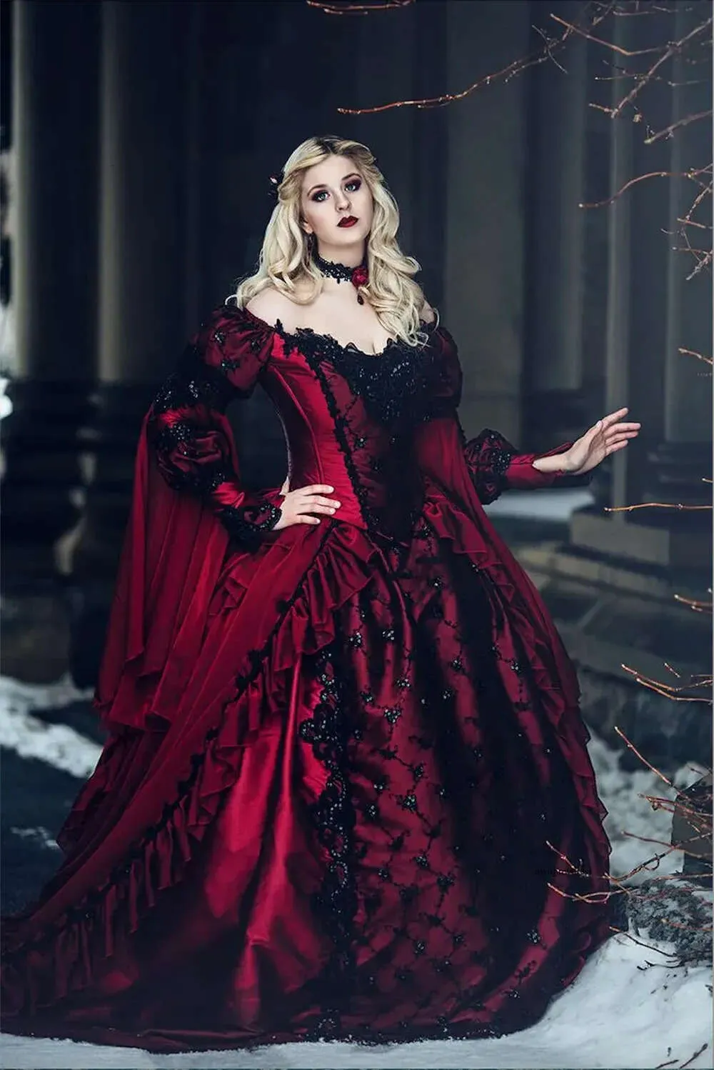 Gothic Winter Medieval Red and Black Renaissance Fantasy Victorian Vampires Country trouwjurken met caped lange mouwen 0509