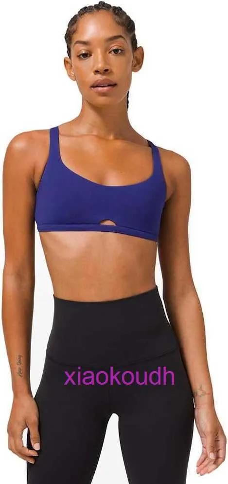 Diseñador Lul Yoga Outfit Sport Bras Women High Support Lemon Free Para ser Bra Wild Peak Light AB Cup Larkspur Size 2 Larkspur