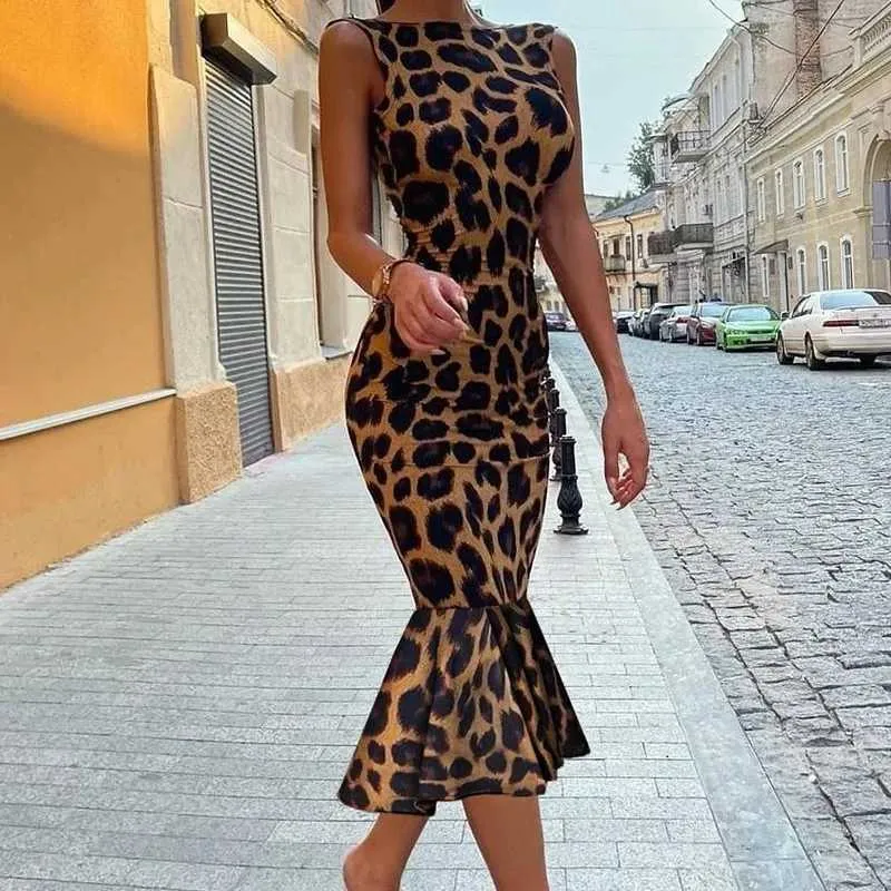 Grundläggande casual klänningar Två bitsklänning 2024 Spring/Summer New Womens Sexiga Leopard Mönster Backless ärmlös Fishtail Dressl2405