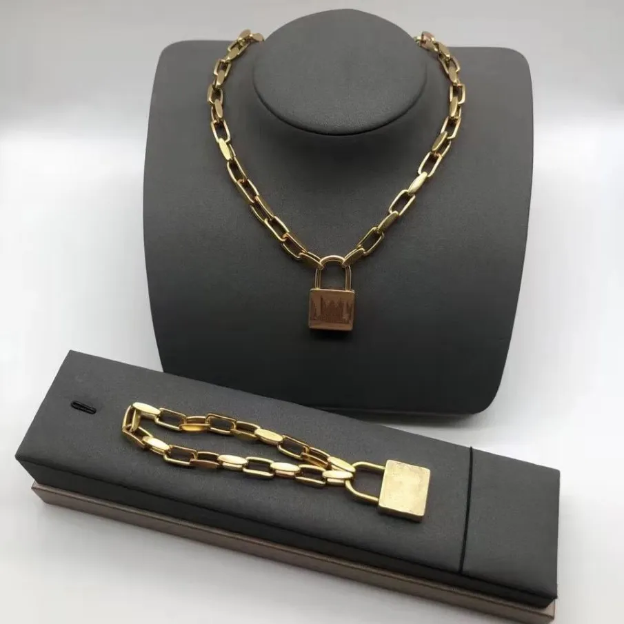 Bijoux de créateur Nouvelle lettre Collier de chaîne de clavicule Bracelet Femine 316Y féminin 316Y