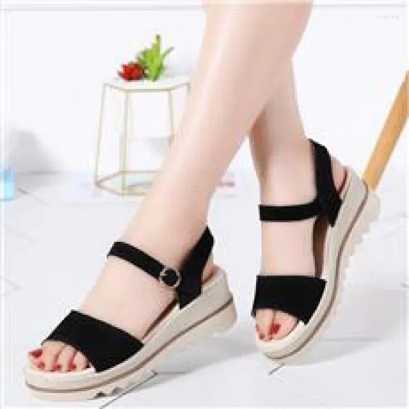 Lässige Schuhe elegante Luxus Frauen Sandalen Sommerkeil echter Lederplattform Strand Strand