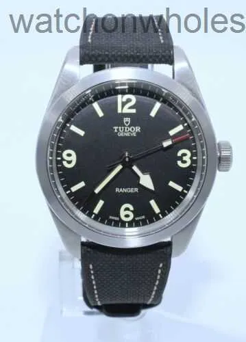 Counter Top Quality Tudory Original 1: 1 Designer Wristwatch Ranger 39 mm Automatique en acier inoxydable montre 79950 avec un logo de marque réel