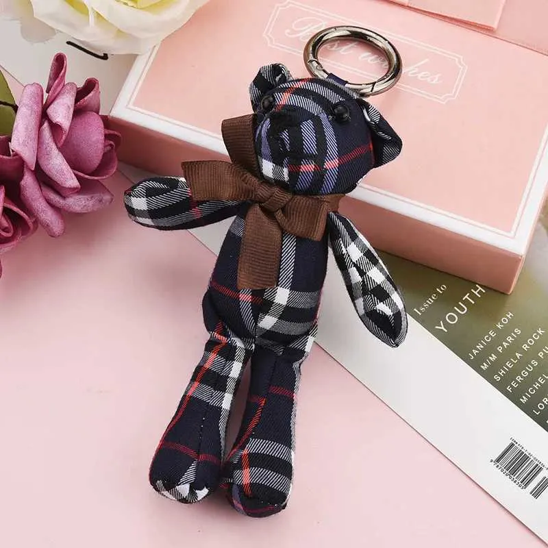 Keychins Lanyards Creative Solid Color Fabric Bear Plush Boot Bear Bear Bear Doll Pends Bag Bag de muñeca Keychain J240509