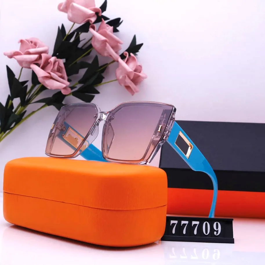 Lunettes de soleil couple de mode Luxurys Designers for Women Mens Designer Sun Glasses Outdoor Drive Holiday Summer Femme Polarisée Sungass B 255o