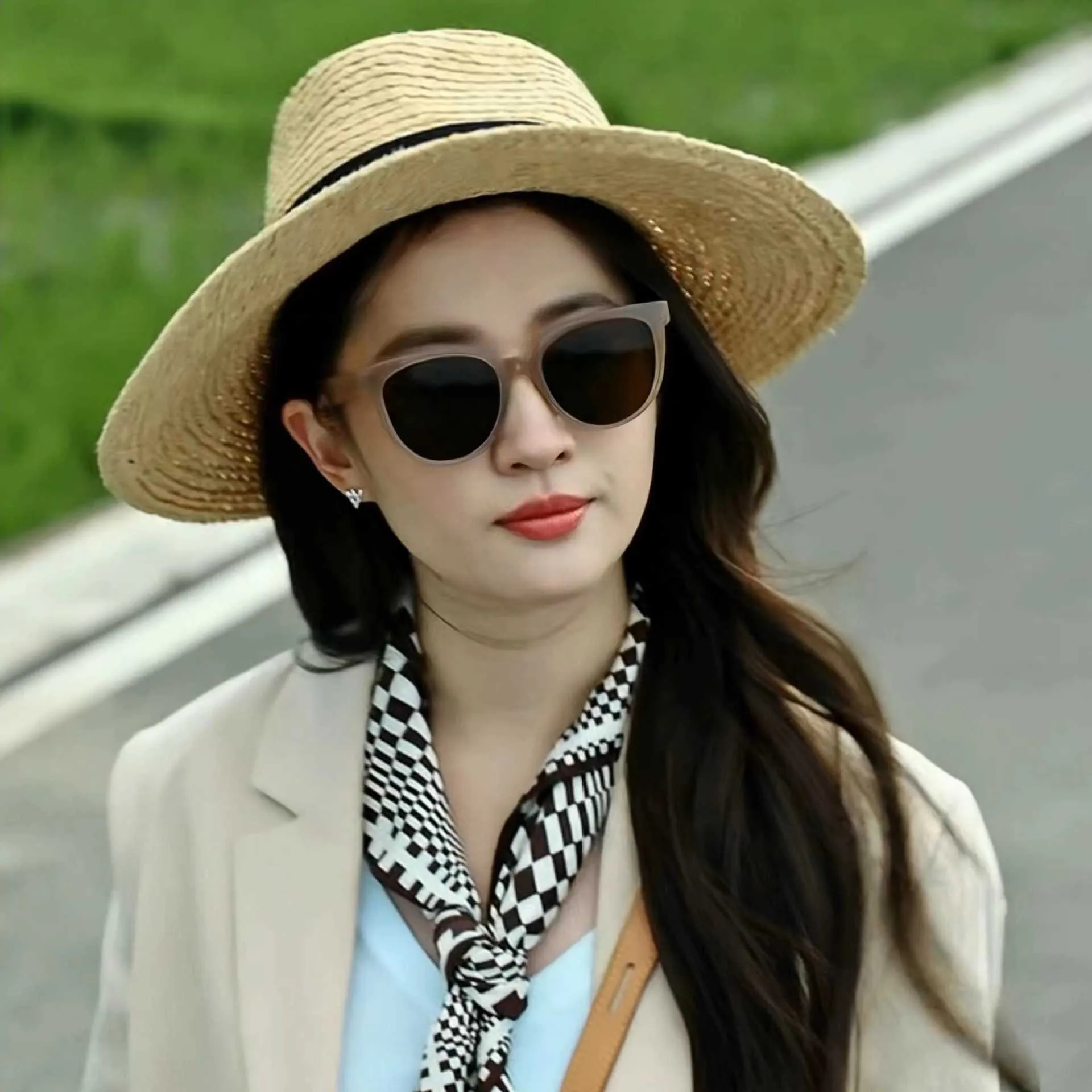 Liu Yifeis同じスタイルのサングラス冬の女性のためのサングラス