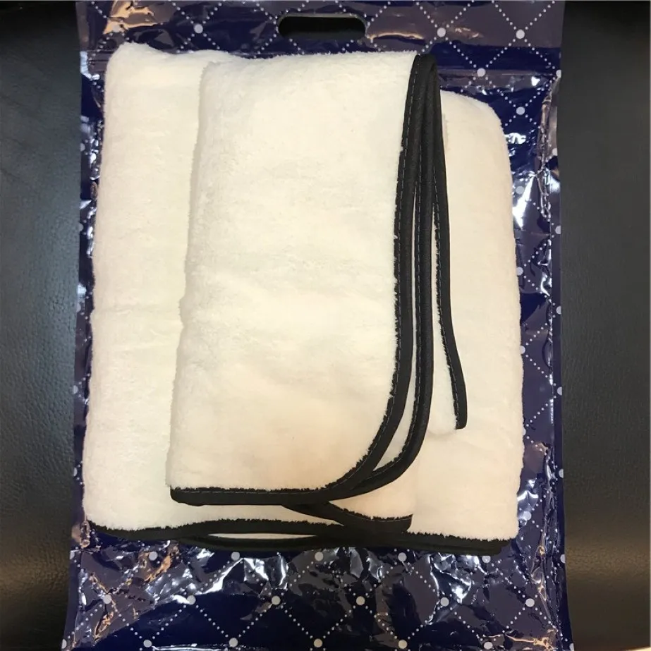 VENDITA CALDA COROLO SOLID CORAL PLUSH Set di asciugamani a 4 colori da bagno portatile pelliccia di asciugamano morbido stile di moda con imballaggio regalo 244m