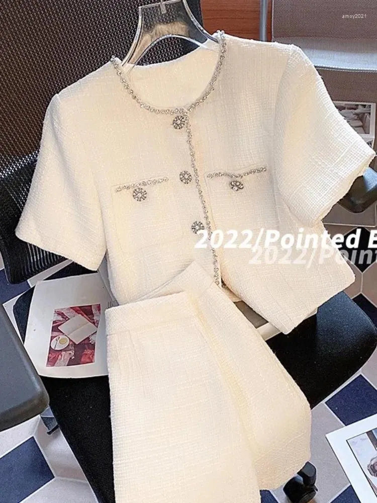 Robes de travail Femmes Vintage Sequin Fragrant White Suit Shirt Top et jupe Ensemble de deux pièces tenue assortie 2024 Été Figue d'occasion formelle