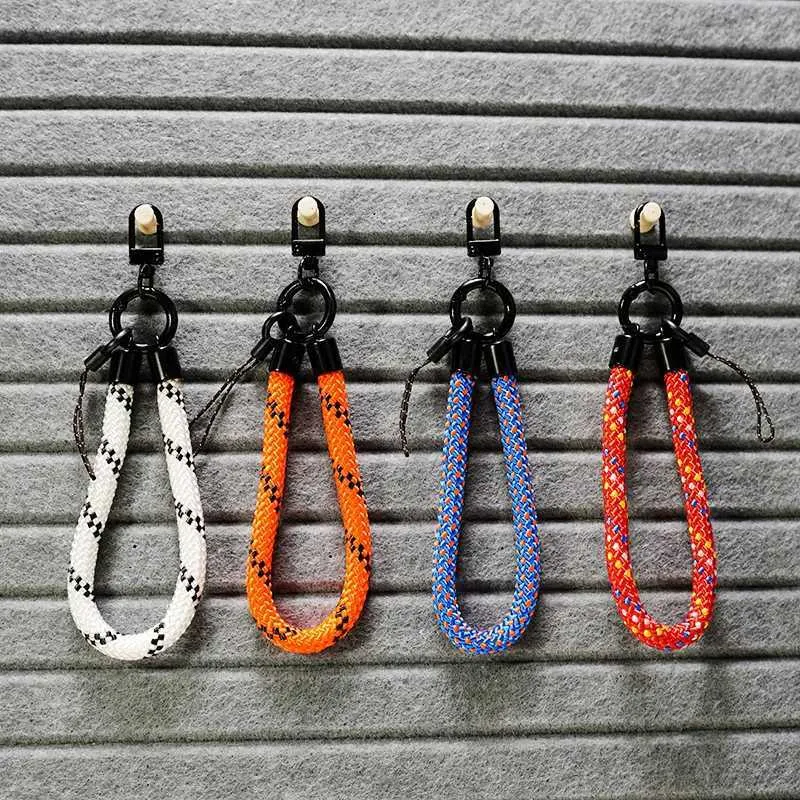 Keychains Lanyards 8 mm Nouveau cordon de chaîne de téléphone mobile pour clés du poignet de luxe, support de téléphone portable de téléphonie de trappe de carrelage paracord J240509