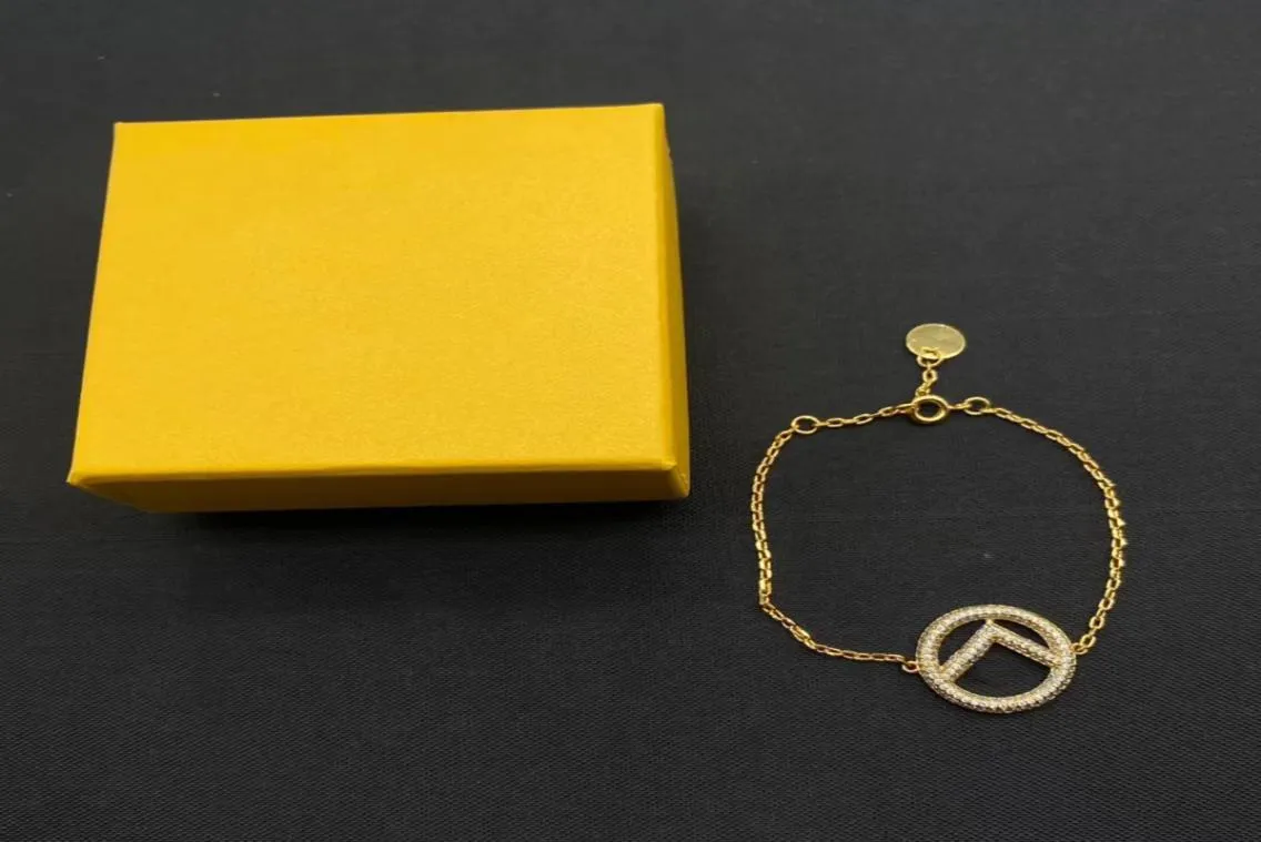 Дизайнерские женщины Diamante Bracelet Buff Bangle Письмовая медная ювелирные украшения высококачественные браслеты подарки Whole8910002
