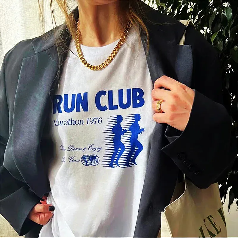 American Retro Athletic Two People Running Club Women White Graphic Tees Summer Street Fashion Korte Mouw Tops Cotton T -shirt 240426