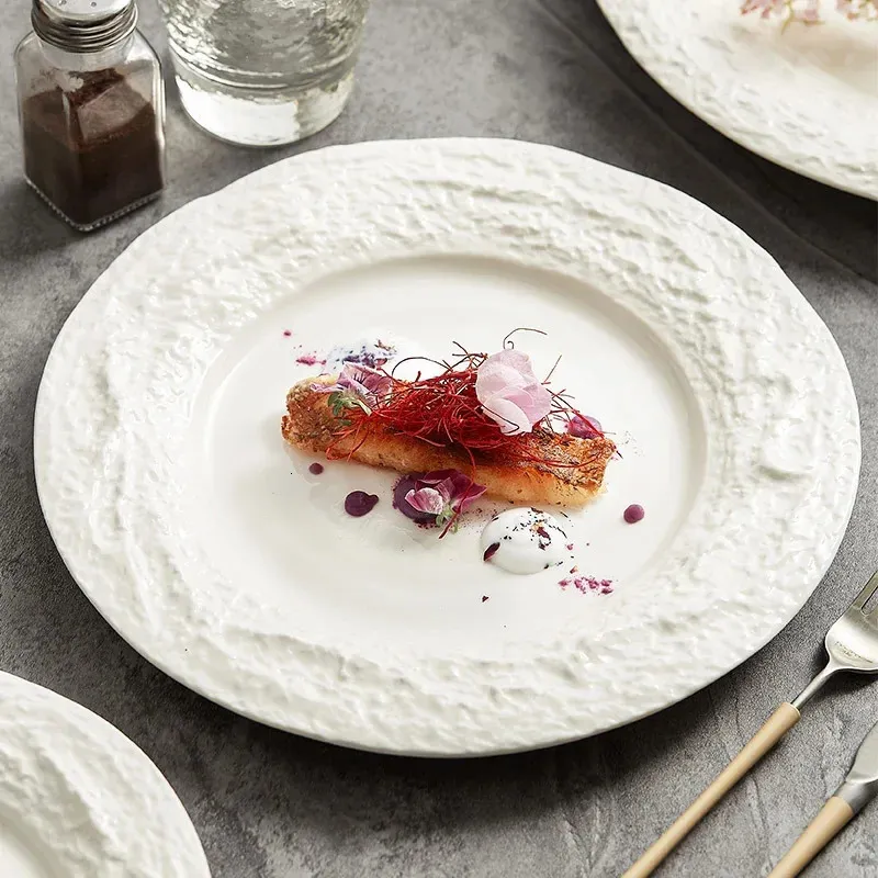 Avrupa tarzı kabartmalı taş desen seramik plaka batı gıda tabağı yüksek dereceli hafif lüks yemekler el ve restoran 240508
