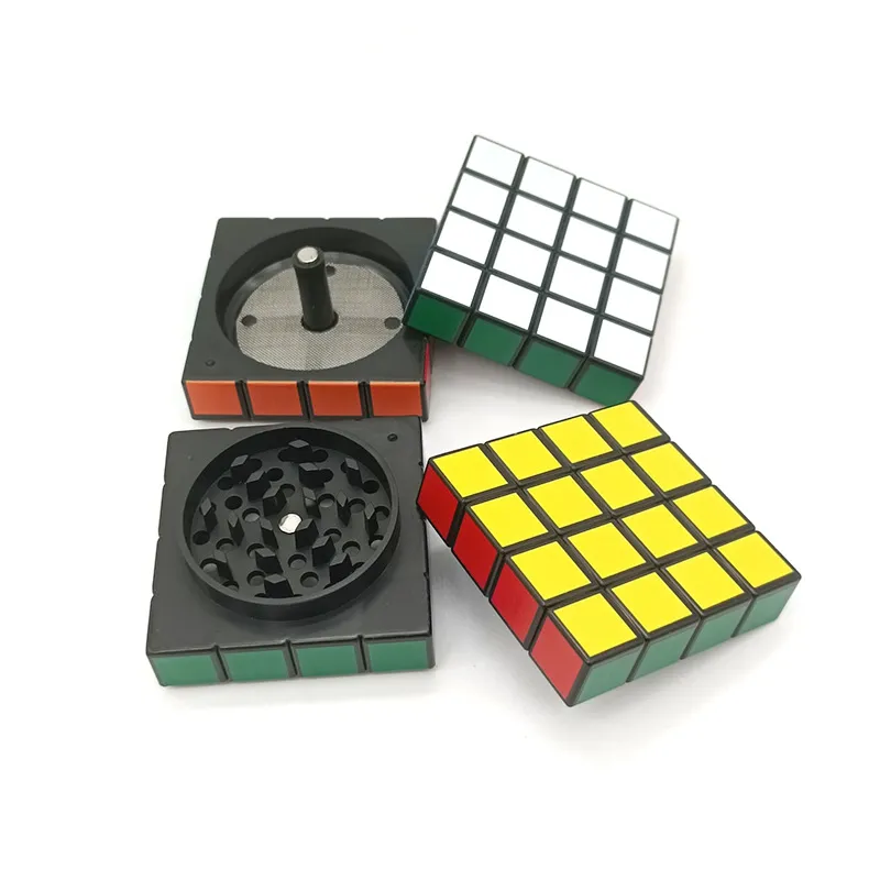 Rubik's Cube Plastic Cigarette Grinder 60 mm Grinder à quatre couches Square Rotation Cigare de cigarette imprimée