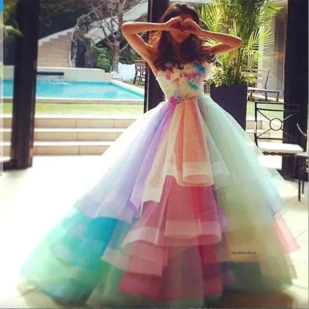 Colorido Rainbow Ombre Junior Quinceanera Drsses Tiered Tulle Ball Vestido Fiesta Formal Promet Sweet Sixteen Vestidos de noche 0509