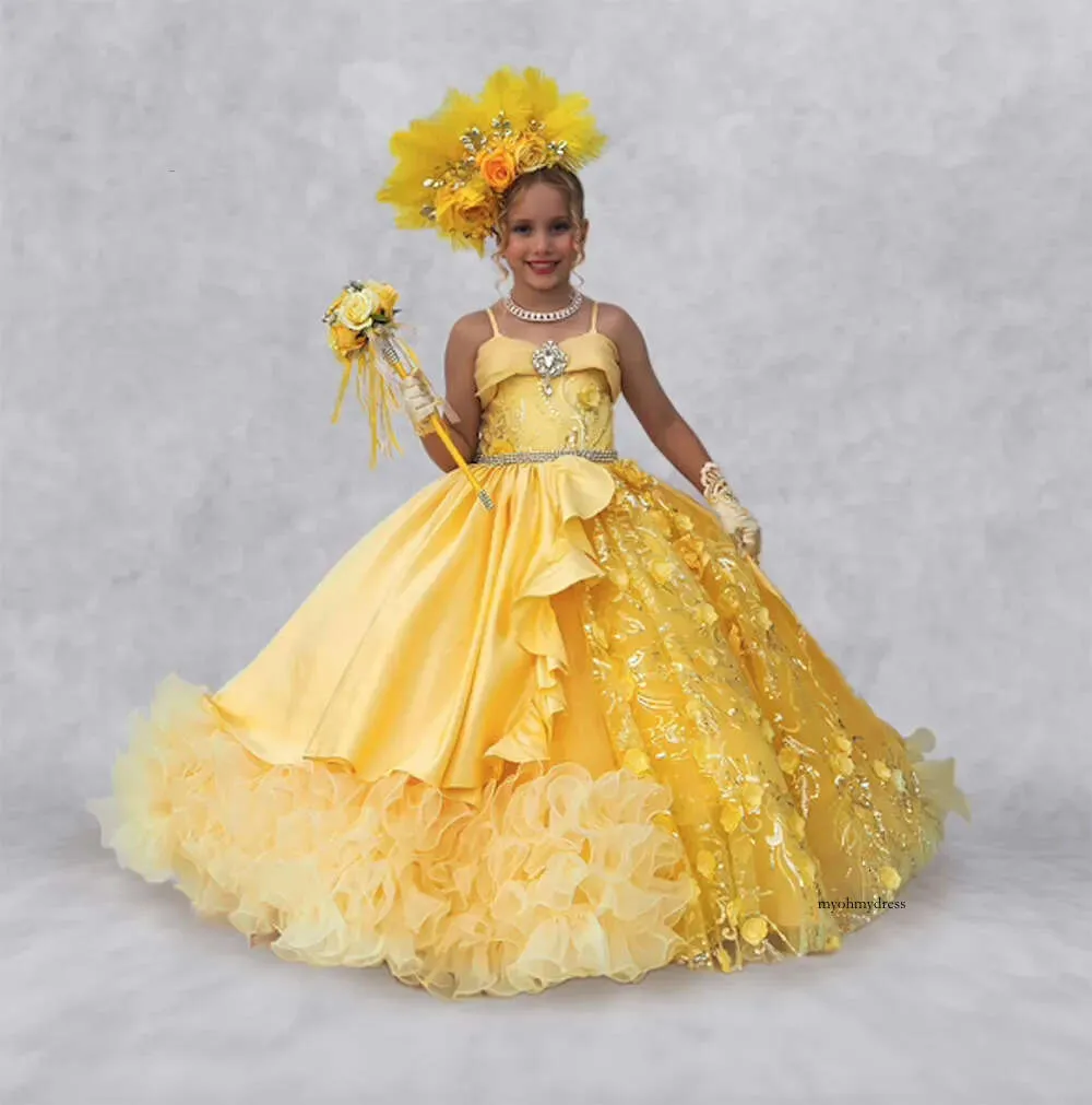 2023 luxuriöser Spitze Perlen Blumenmädchen Kleider Ballkleid Kristalle Tiers Organza Tutu