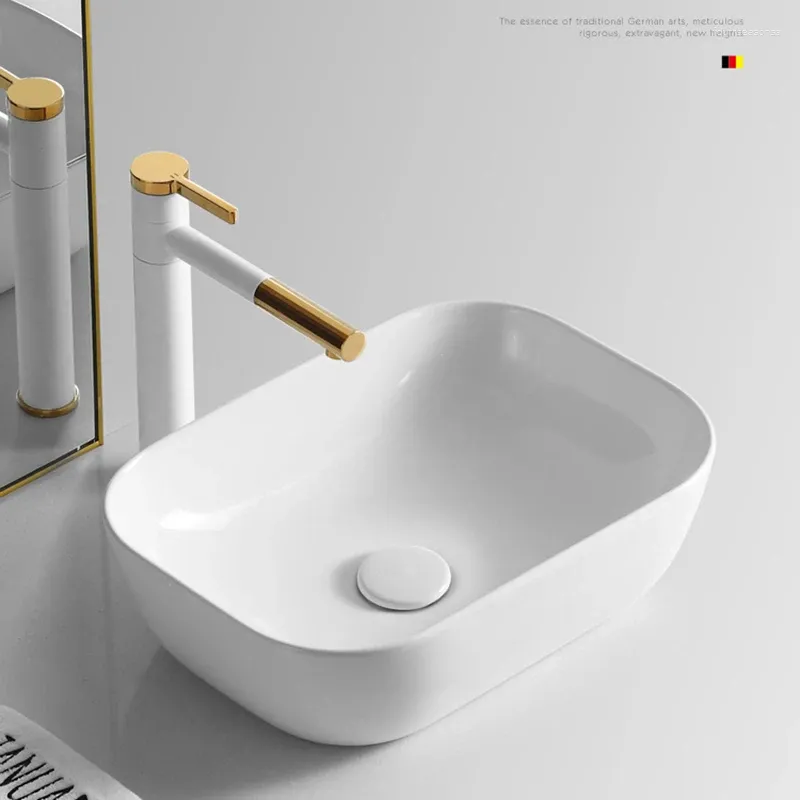 Zlew łazienki krany nordycki biały złoty kran miedzi miedziany pojedynczy otwór toaletowy basen i zimno do wyciągnięcia