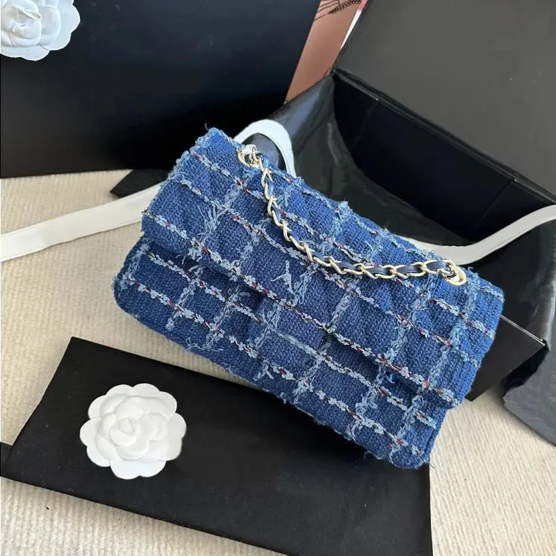 Sac à main le volet classique Gold Metal Hardware Chain épaule crossbodybody Blue Soft Tweed Denim carré Small Messenger Sac Claking Claking Lux KKVV