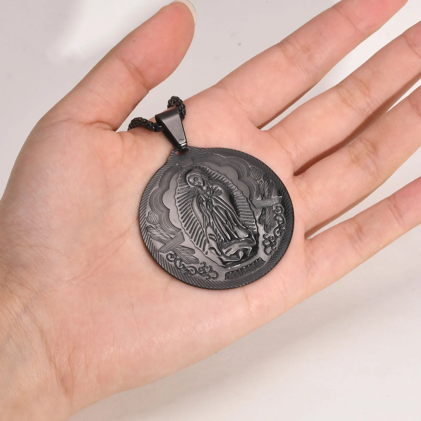 Amuleto in acciaio inossidabile maschile Amulet Virgin Mary Round Necklace Catena a ciondolo fortuna fortuna 3mm 24 pollici N777