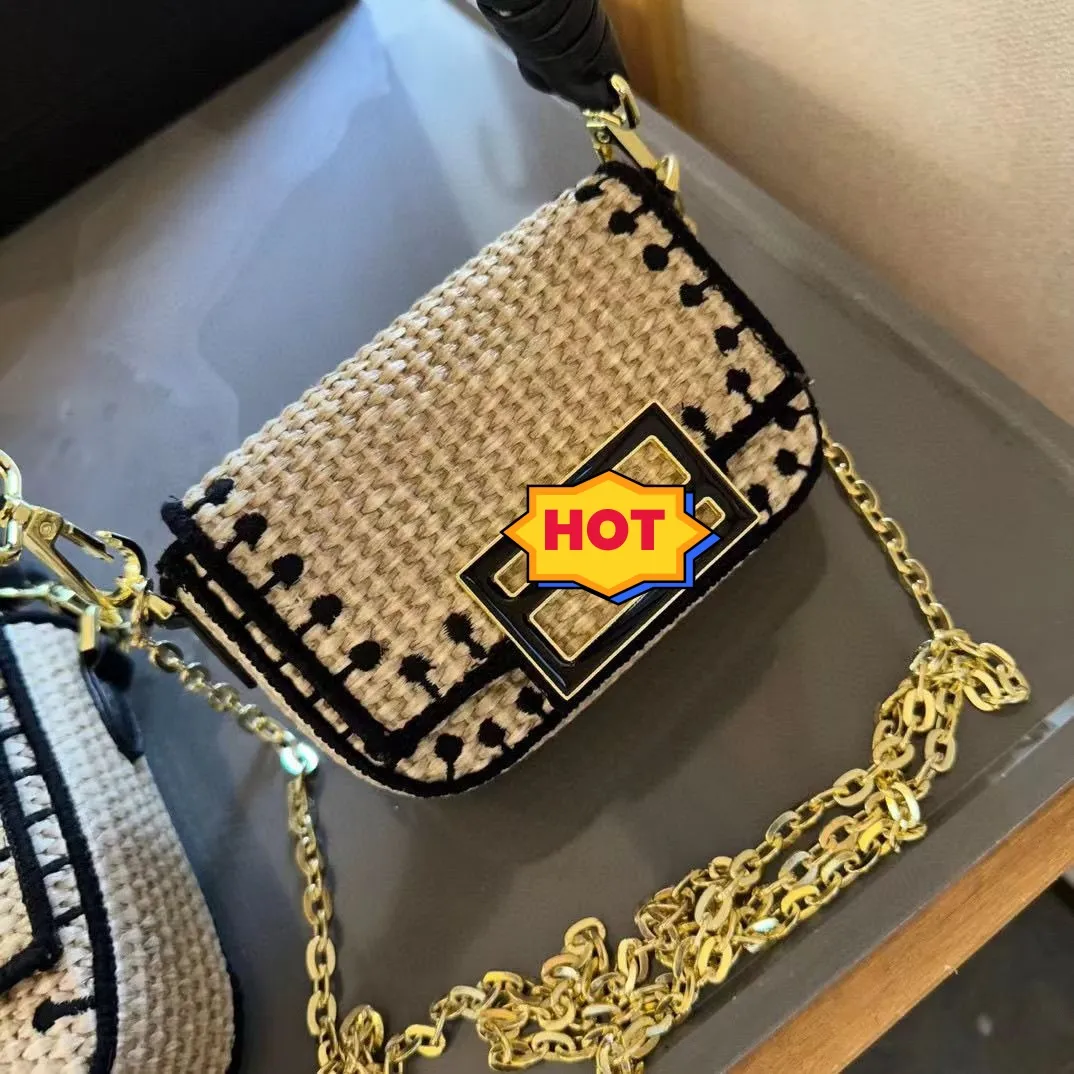 Super cute Lafite grass magnetic buckle chain small square bag temperament personality handbag small 14*4*10 factory direct sales