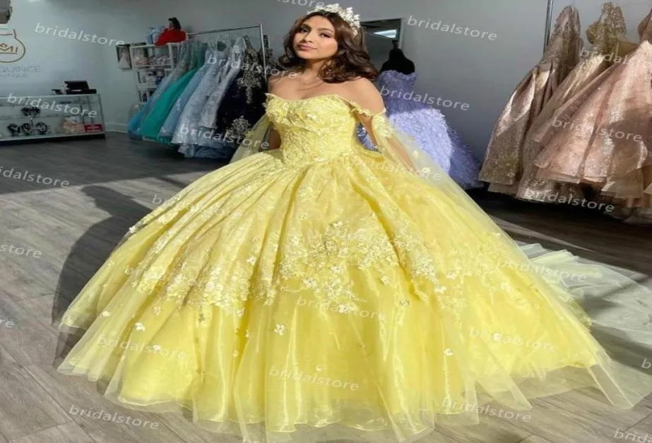 Eleganckie żółte sukienki Quinceanera z ręcznie robionymi kwiatami bez ramiączki Tiulowy Tiul Koronka Słodka 16 sukienka