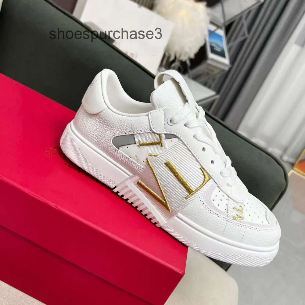 Designer Designers Chaussures Walenttino Chaussures High Couple Sports Top Summer Quality Fin Spring New Womens Mens Calf Cuir Shoe Leisure Casu Q8TN