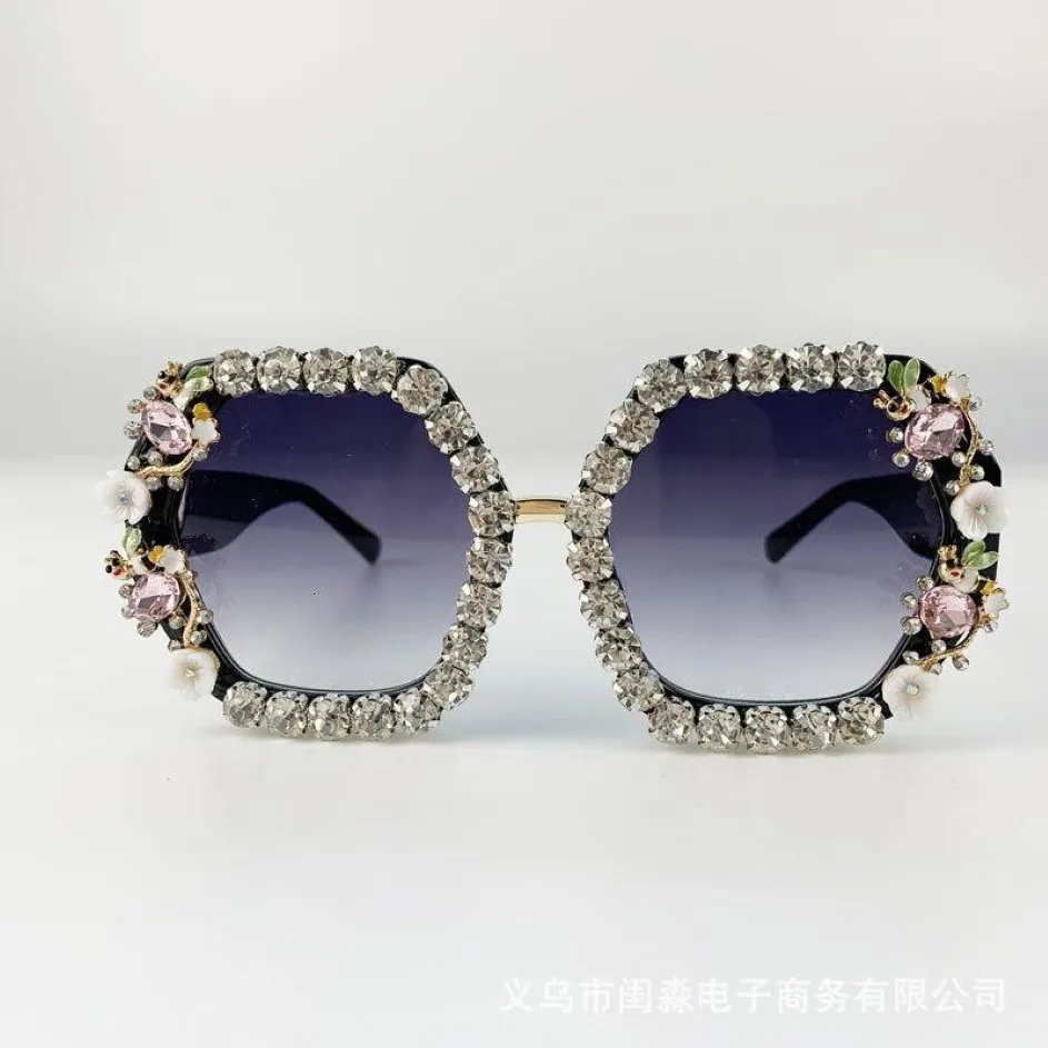 Marka Tasarımı El yapımı Rhinestone Square güneş gözlüğü moda gözlükleri kadın çiçeklerle inci yuvarlak vintage güneş gözlüğü plaj partisi1 294i